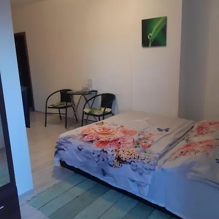 Pharamis Apartment Besenova