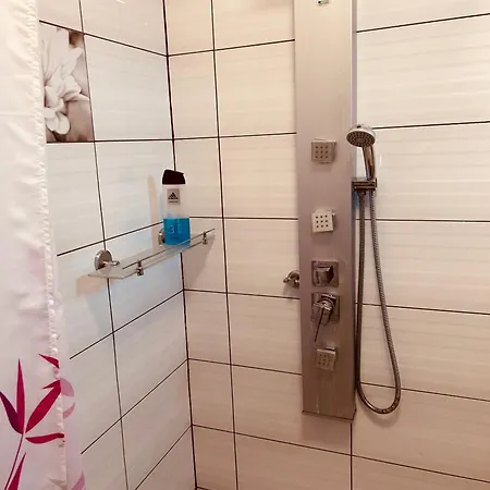 Apartment Pharamis *